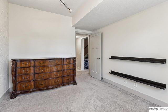 1611 S 208 Street, Elkhorn, NE 68022