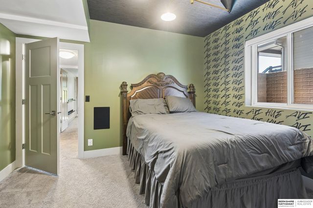 1611 S 208 Street, Elkhorn, NE 68022