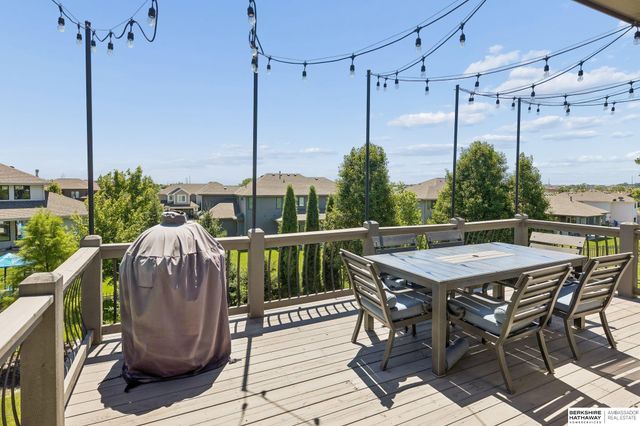 1611 S 208 Street, Elkhorn, NE 68022
