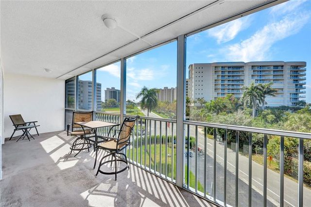 1 Bluebill AVE # 409, Naples, FL 34108
