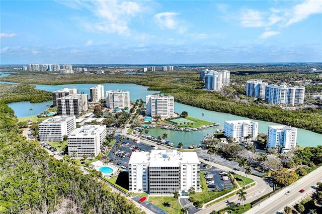 1 Bluebill AVE # 409, Naples, FL 34108