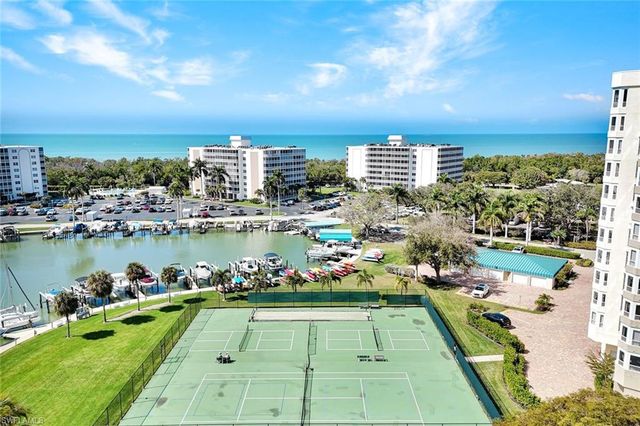 1 Bluebill AVE # 409, Naples, FL 34108