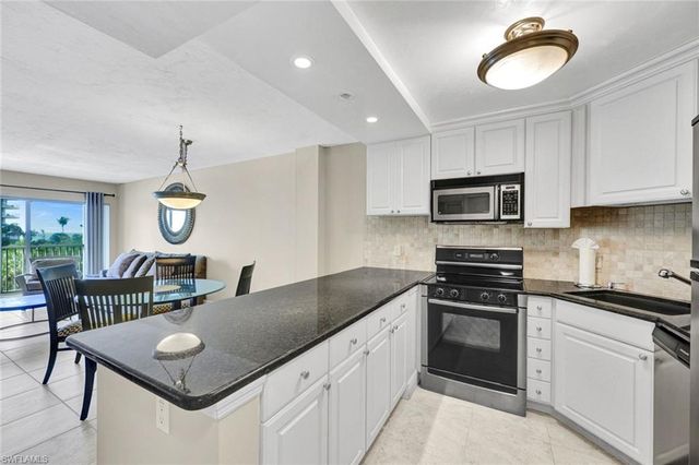 1 Bluebill AVE # 409, Naples, FL 34108
