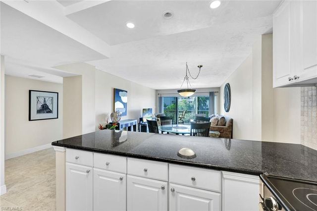 1 Bluebill AVE # 409, Naples, FL 34108