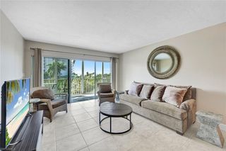 1 Bluebill AVE # 409, Naples, FL 34108