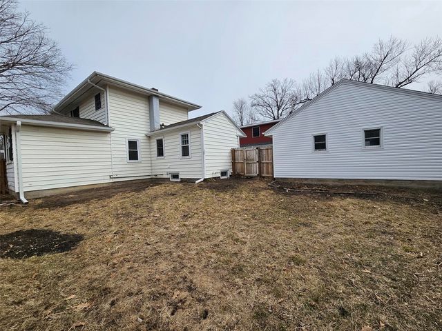 3015 Bever Avenue SE, Cedar Rapids, IA 52403