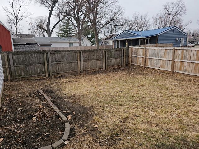 3015 Bever Avenue SE, Cedar Rapids, IA 52403