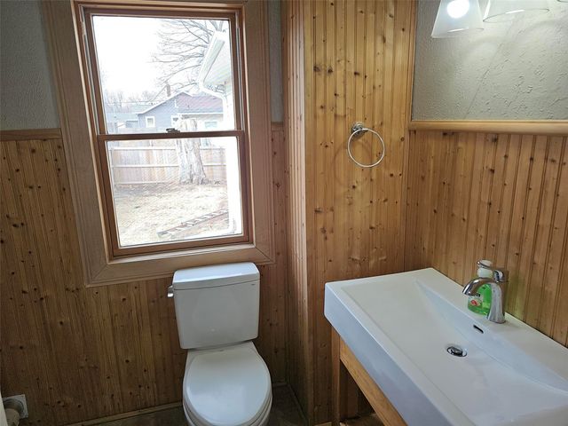 3015 Bever Avenue SE, Cedar Rapids, IA 52403