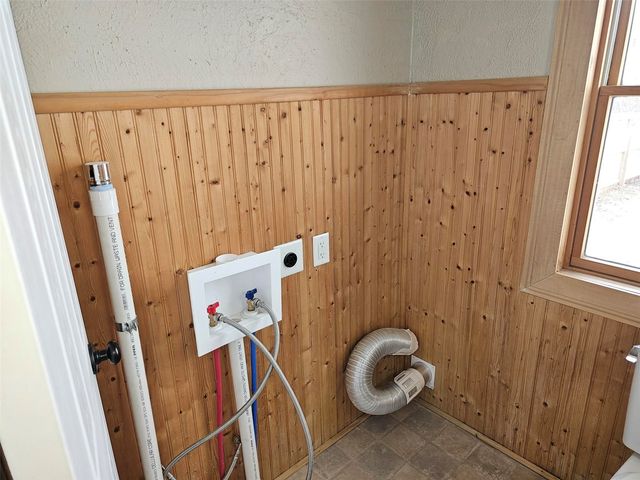 3015 Bever Avenue SE, Cedar Rapids, IA 52403