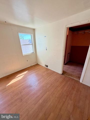 703 W BROAD ST, Palmyra, NJ 08065