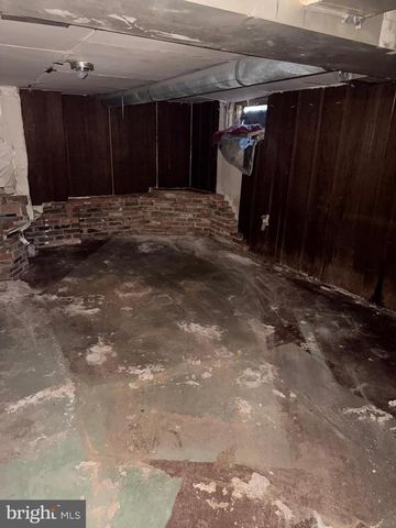 703 W BROAD ST, Palmyra, NJ 08065
