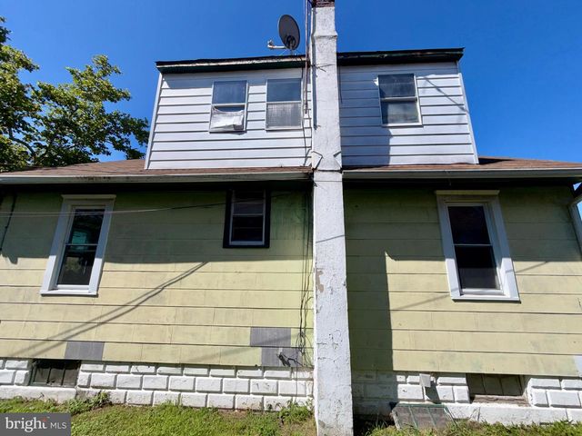 703 W BROAD ST, Palmyra, NJ 08065