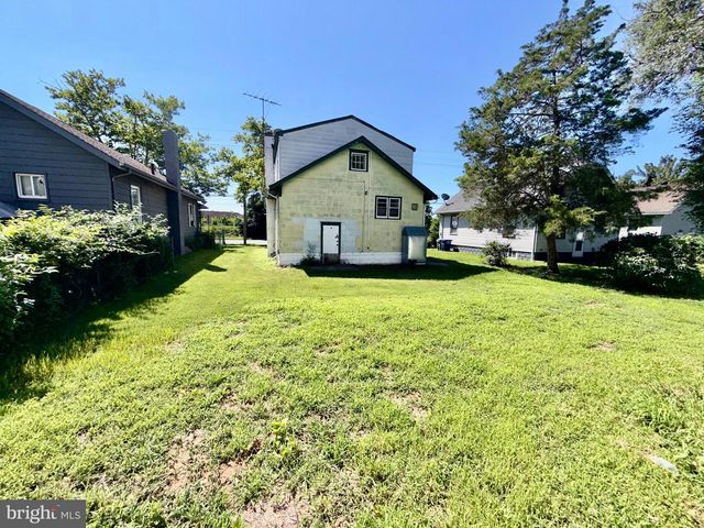 703 W BROAD ST, Palmyra, NJ 08065