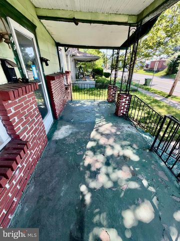 703 W BROAD ST, Palmyra, NJ 08065