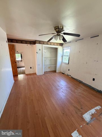 703 W BROAD ST, Palmyra, NJ 08065