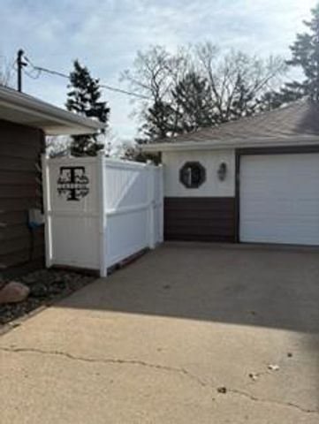 8603 Greystone Avenue S, Cottage Grove, MN 55016