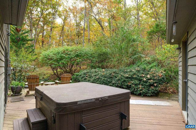 1688 STONEY CREEK DR, Charlottesville, VA 22902