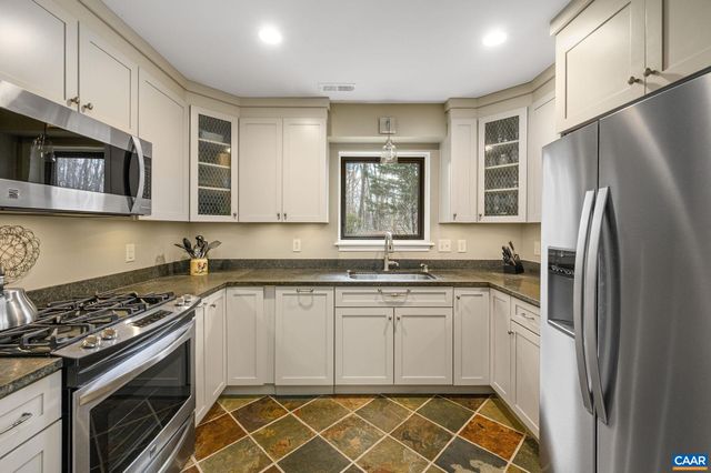 1688 STONEY CREEK DR, Charlottesville, VA 22902