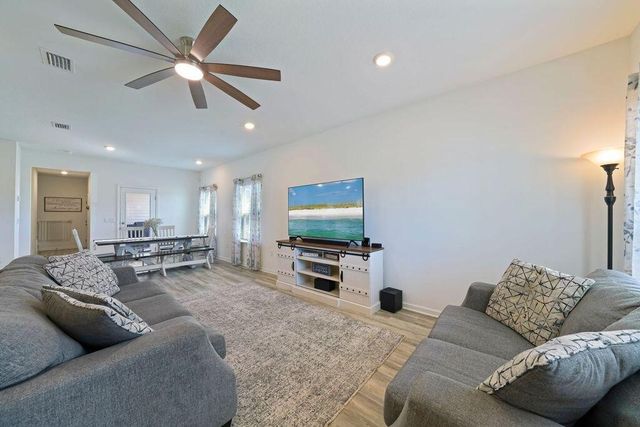 51 Woodsorrel Street, Freeport, FL 32439