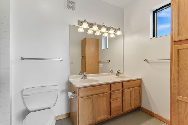 2566 Ellis Avenue 303, Saint Paul, MN 55114