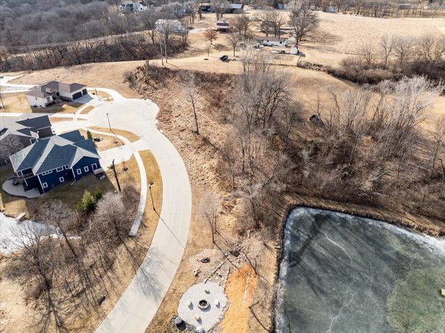 5689 Arbor Lake Drive, Pleasant Hill, IA 50327