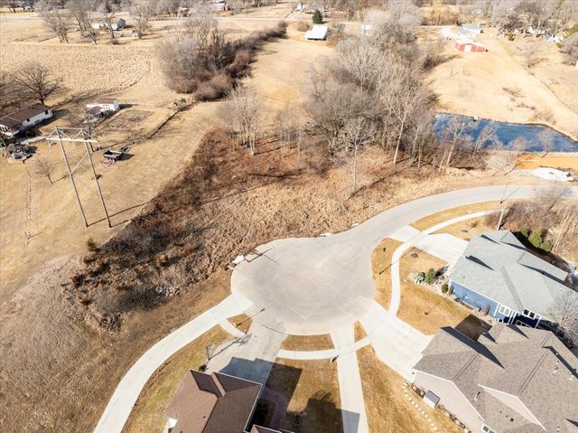 5689 Arbor Lake Drive, Pleasant Hill, IA 50327