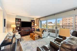 310 W 49th Street A1, Kansas City, MO 64112