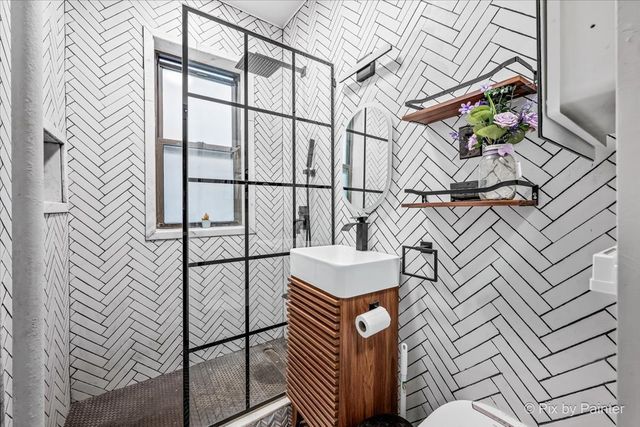 1209 E 53rd Street 1, Chicago, IL 60615