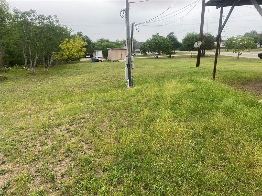 908 Power, Refugio, TX 78377 — photo 2