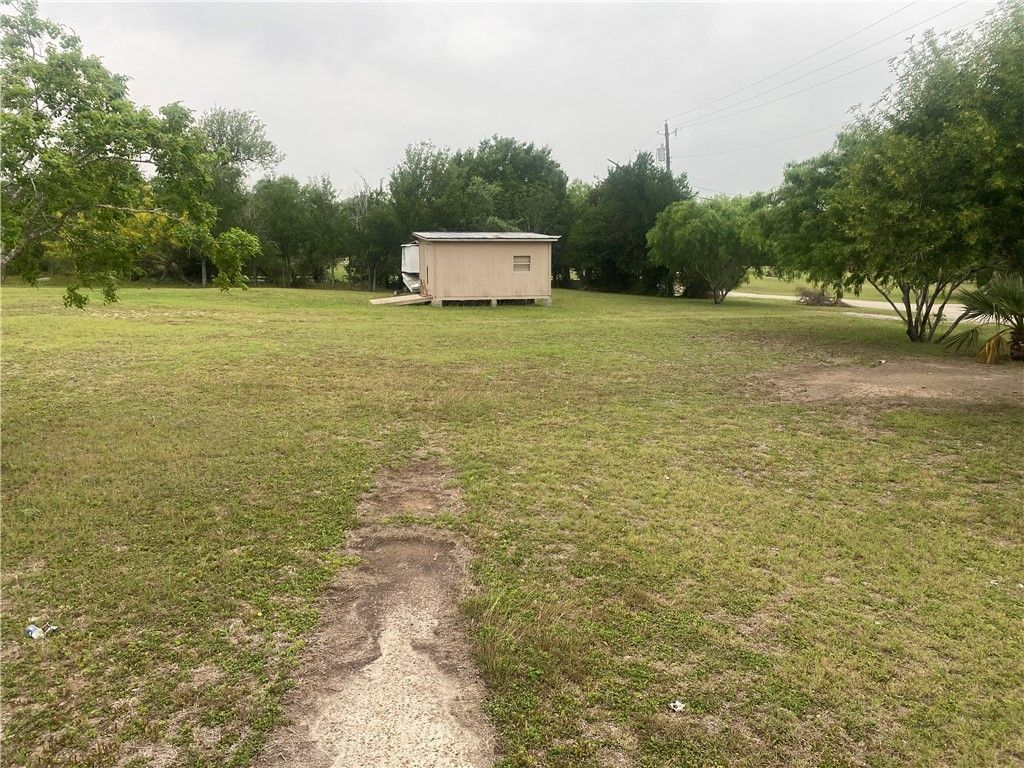 908 Power, Refugio, TX 78377 — photo 3