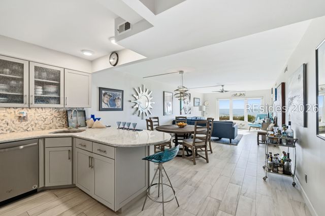 21 S Forest Beach Dr Apt 302, Hilton Head Island, SC 29928