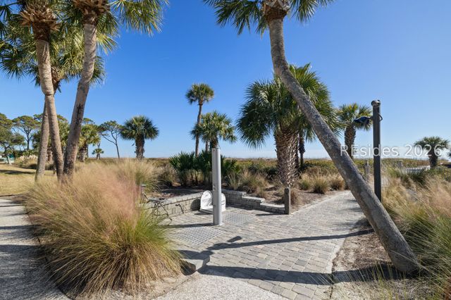 21 S Forest Beach Dr Apt 302, Hilton Head Island, SC 29928