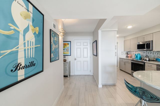 21 S Forest Beach Dr Apt 302, Hilton Head Island, SC 29928