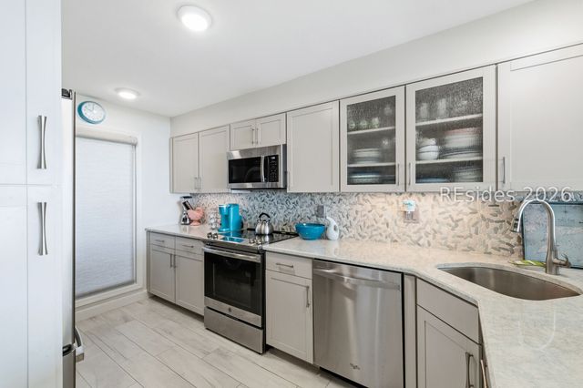 21 S Forest Beach Dr Apt 302, Hilton Head Island, SC 29928