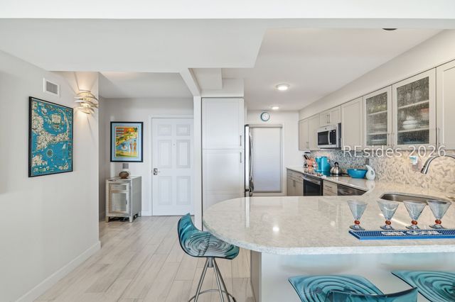 21 S Forest Beach Dr Apt 302, Hilton Head Island, SC 29928