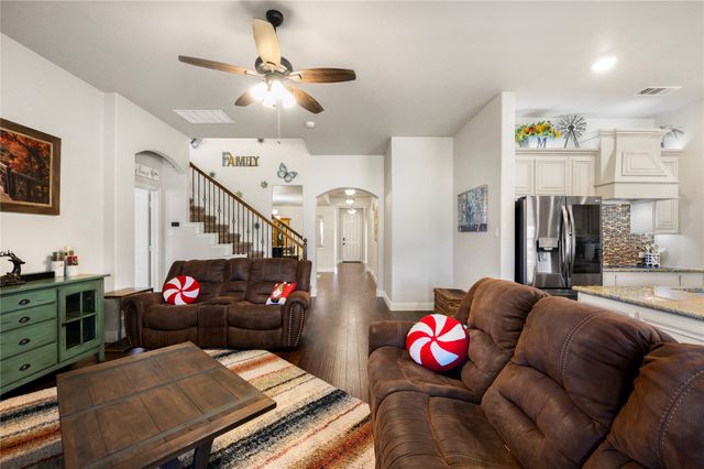 523 Stillwater Drive, Waxahachie, TX 75165