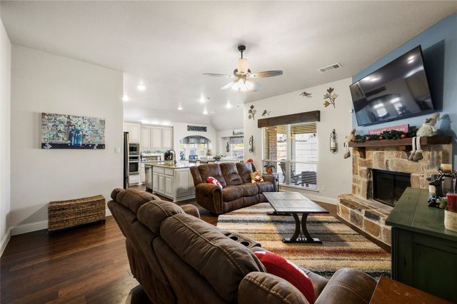 523 Stillwater Drive, Waxahachie, TX 75165