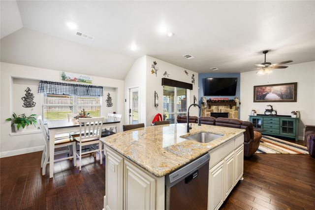 523 Stillwater Drive, Waxahachie, TX 75165