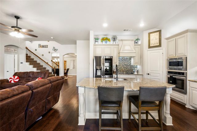 523 Stillwater Drive, Waxahachie, TX 75165