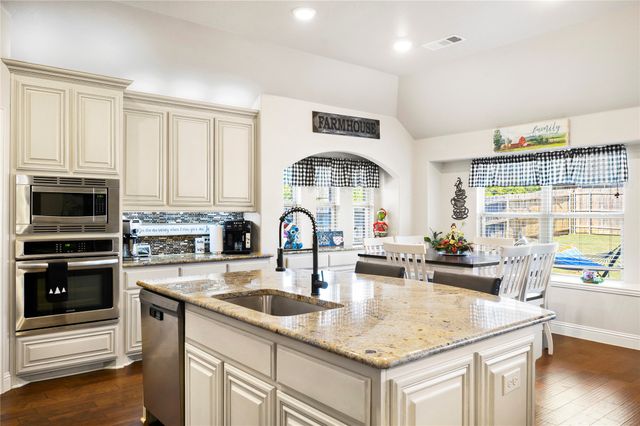 523 Stillwater Drive, Waxahachie, TX 75165