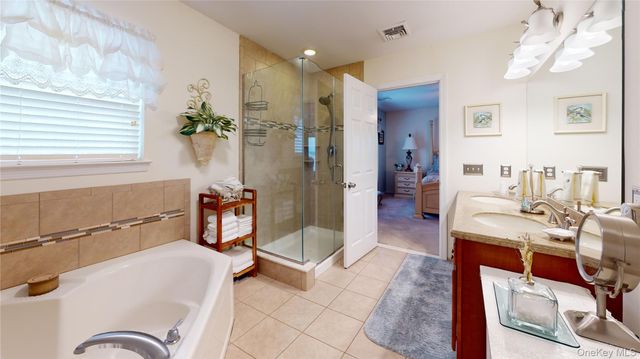 186 Bernstein Boulevard, Center Moriches, NY 11934