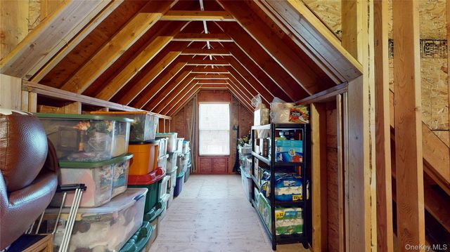 186 Bernstein Boulevard, Center Moriches, NY 11934