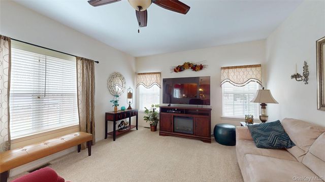 186 Bernstein Boulevard, Center Moriches, NY 11934