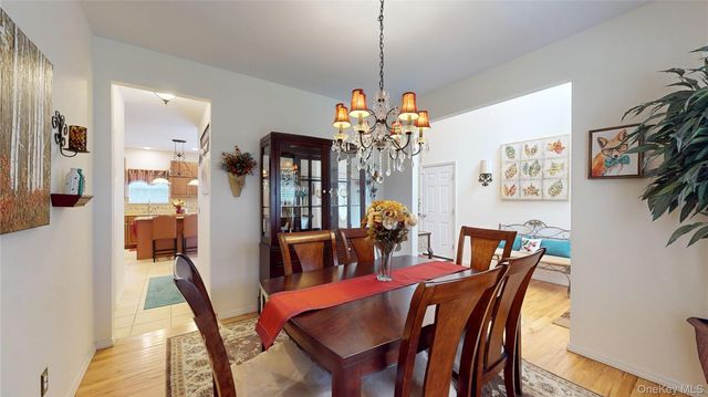 186 Bernstein Boulevard, Center Moriches, NY 11934