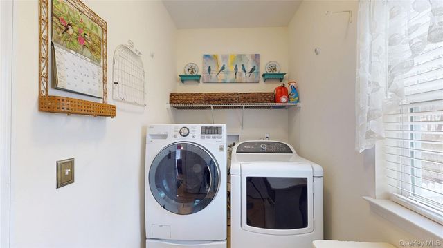 186 Bernstein Boulevard, Center Moriches, NY 11934