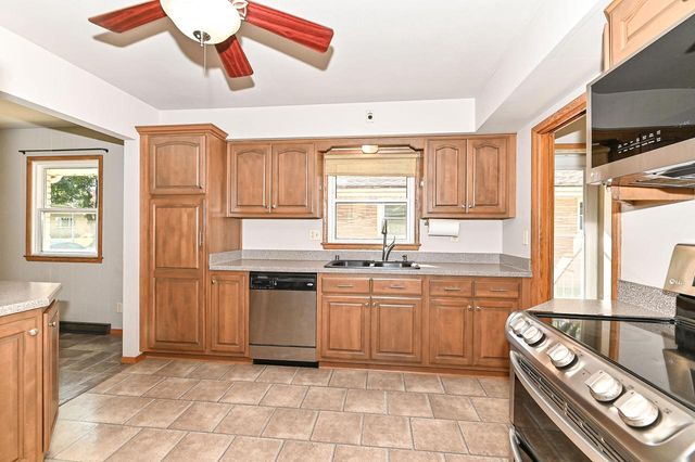 2403 S 94th STREET, West Allis, WI 53227