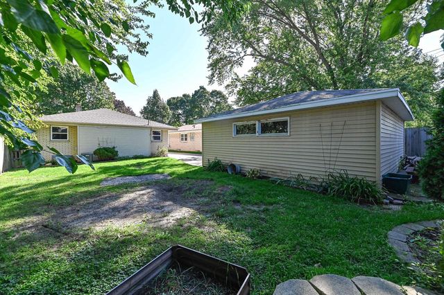 2403 S 94th STREET, West Allis, WI 53227