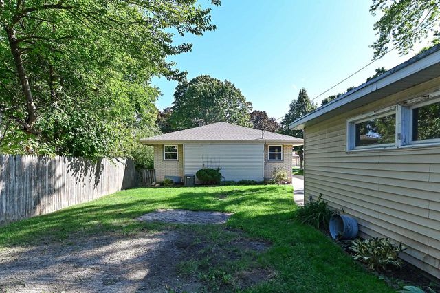 2403 S 94th STREET, West Allis, WI 53227