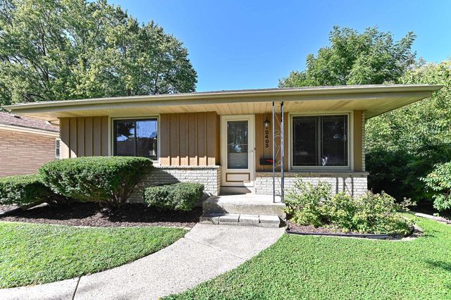 2403 S 94th STREET, West Allis, WI 53227