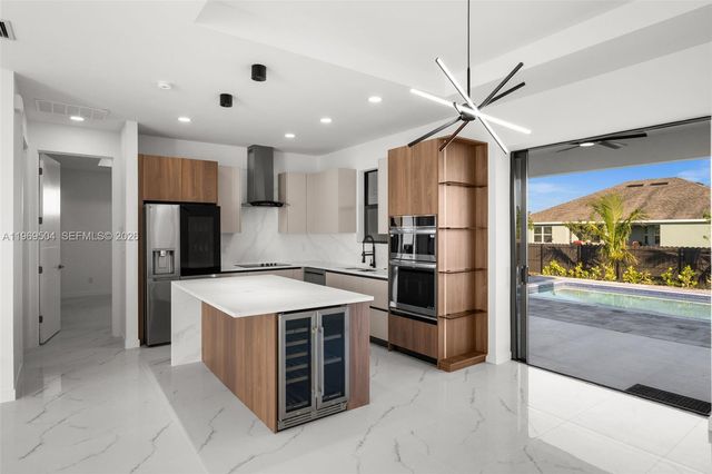 2827 NW 13th St, Cape Coral, FL 33993